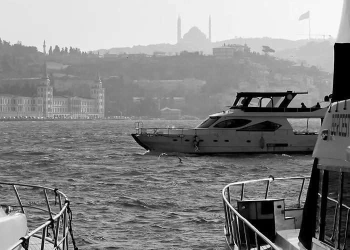 New Pera מלון דירות 4*