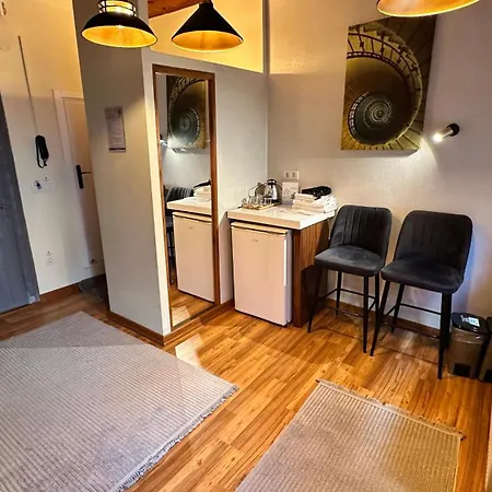 New Pera Aparthotel 4*